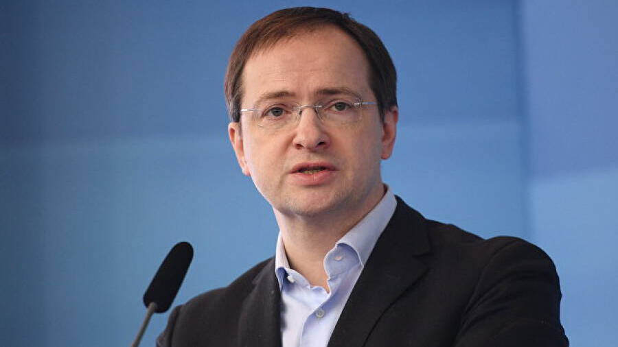 Глава экспертного совета ВАК Уваров вступился за Мединского