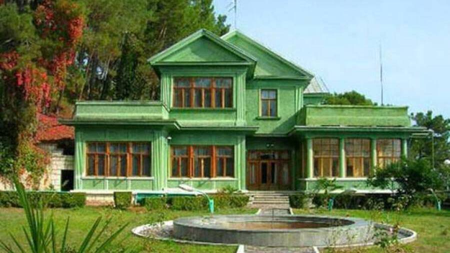 Когда и почему чиновникам запретили красиво жить?