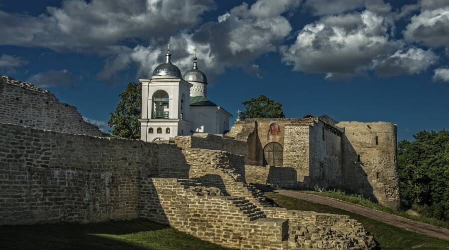 «Железный город» Изборск