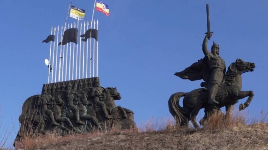 Памятник князю Игорю