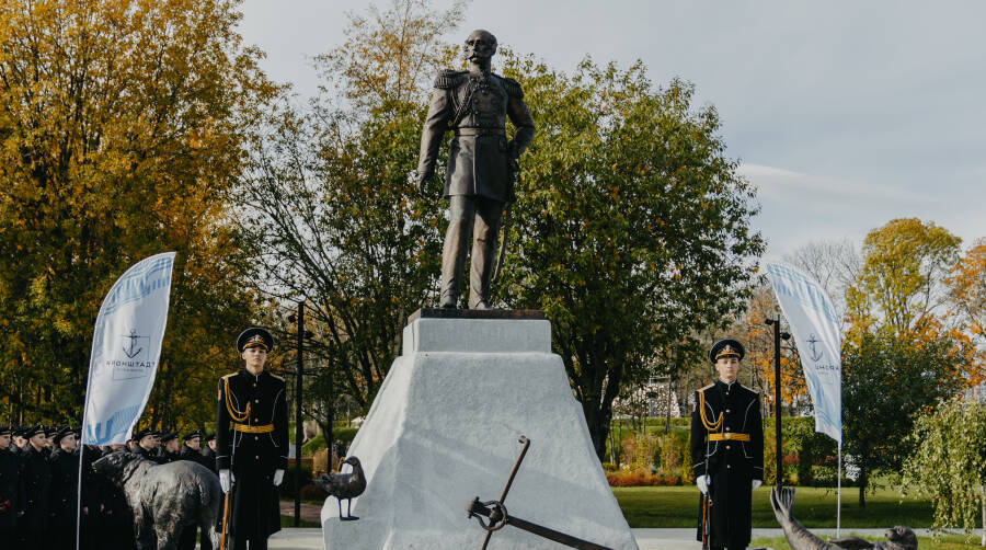 Памятник генерал-адъютанту, адмиралу Фёдору Петровичу Литке