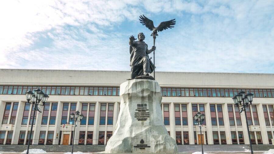 Памятник Ивану III Великому