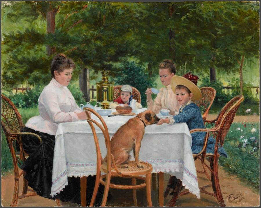 Страсти вокруг чая: история экспансии самого популярного напитка в России