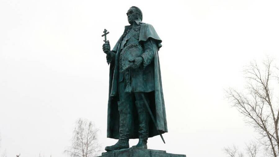 Памятник адмиралу Ф.Ф.Ушакову