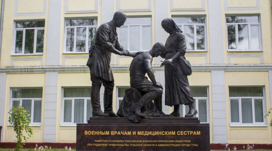 Военным врачам и медицинским сестрам (Тула)
