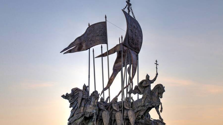 Князю Александру Невскому с дружиной