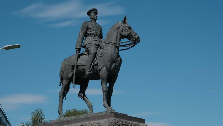 Маршалу К.К.Рокоссовскому (Волгоград)