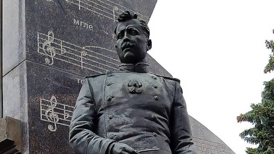 Памятник композиторам В.И.Агапкину и И.А.Шатрову (Тамбов)