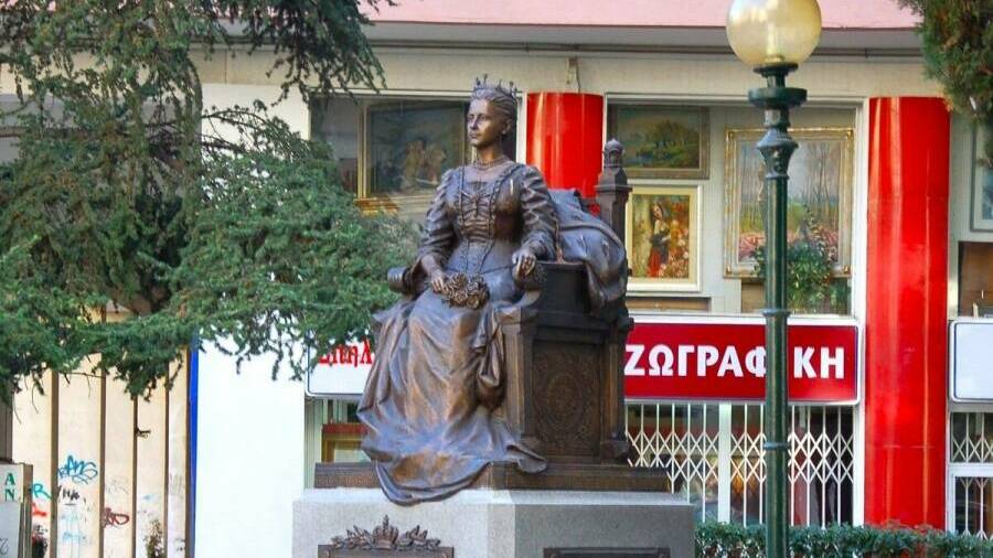 Памятник королеве эллинов Ольге