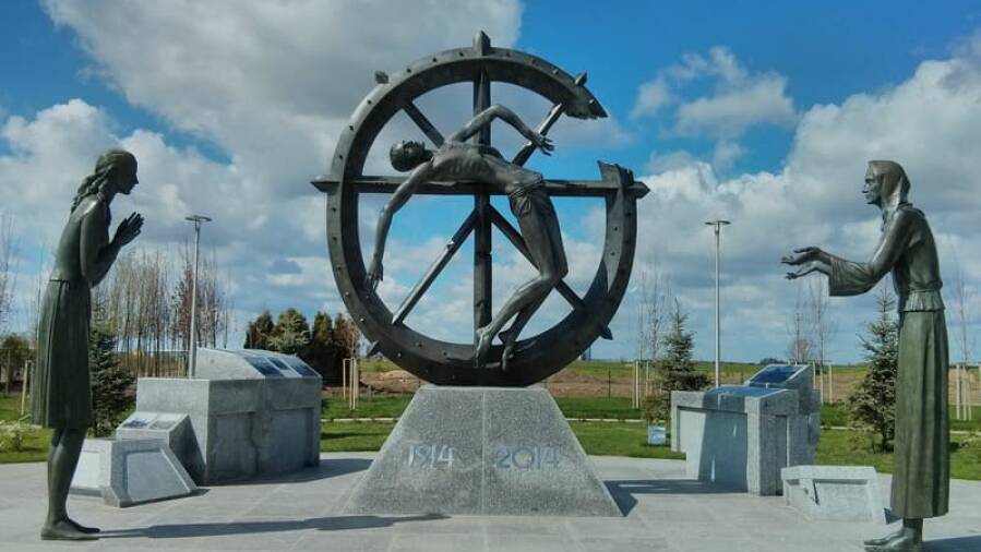 Памятник «Памяти забытой войны, изменившей ход истории»