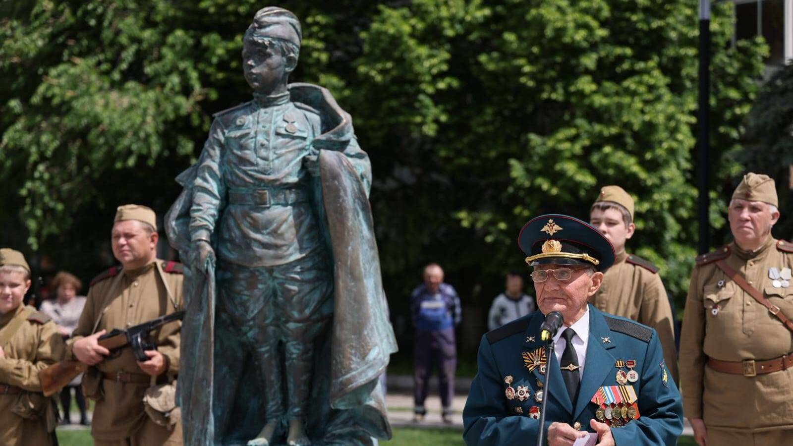 Памятник «Сынам полков»