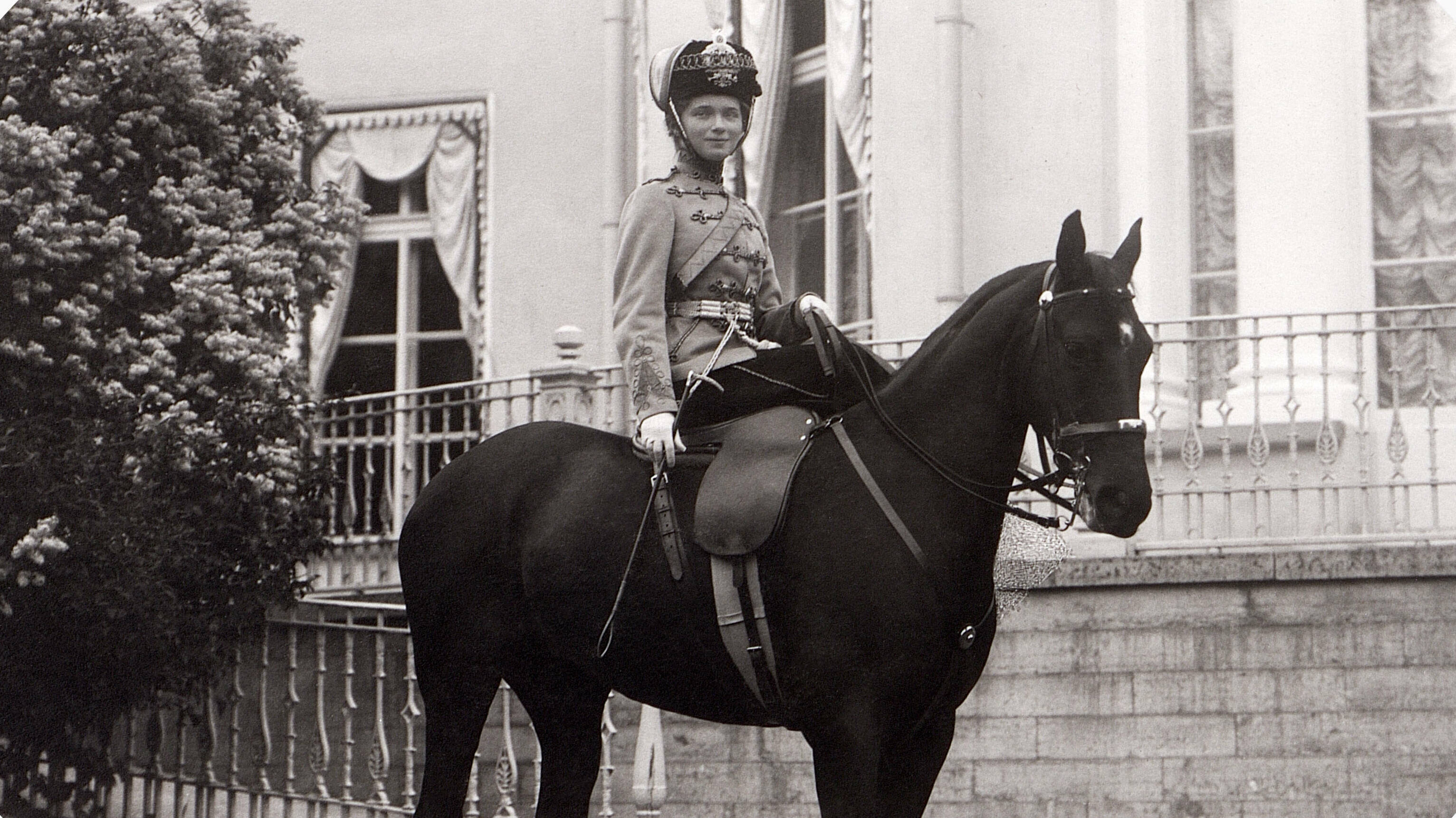 Дамский мундир