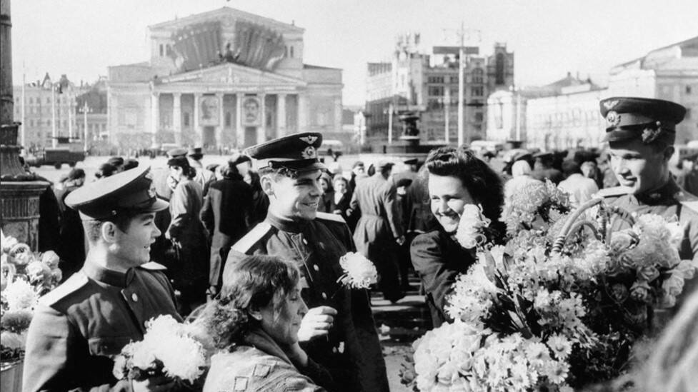 ПОЧЕМУ В ЕВРОПЕ 8 МАЯ – ДЕНЬ ПРИМИРЕНИЯ И ТРАУРА?  А У НАС 9 МАЯ – ДЕНЬ ПОБЕДЫ