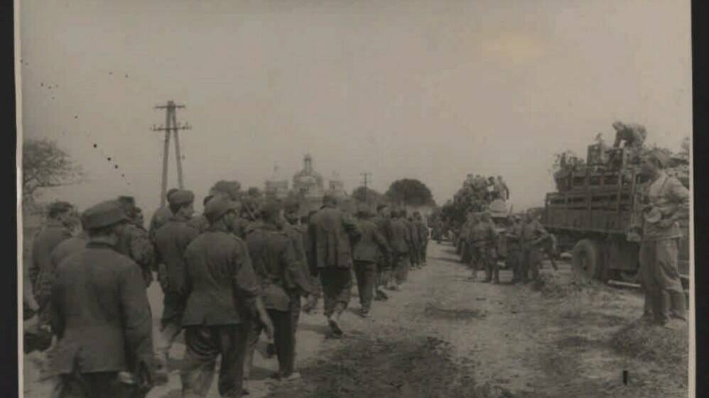 ПО ДОРОГАМ НАСТУПЛЕНИЯ ВОЙСК 1-ГО УКРАИНСКОГО ФРОНТА