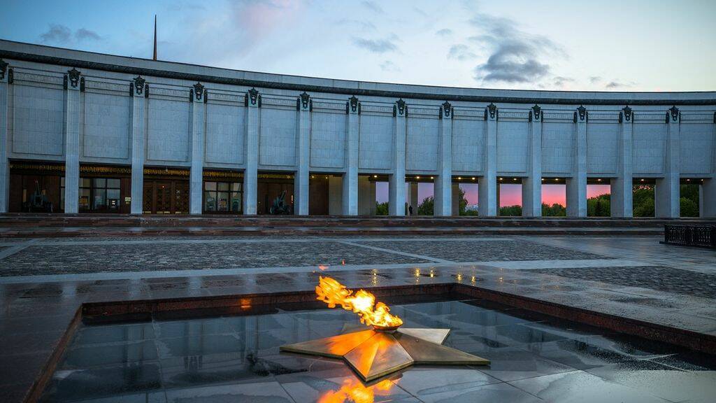 Не надо гоняться за фальсификаторами: у нас есть своя история