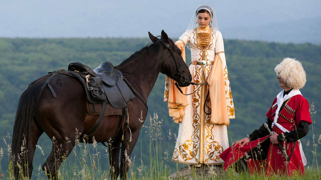 Верный друг, отважный воин, выносливый спутник.
  Уникальные традиции коневодства. Карачаево-Черкесская Республика