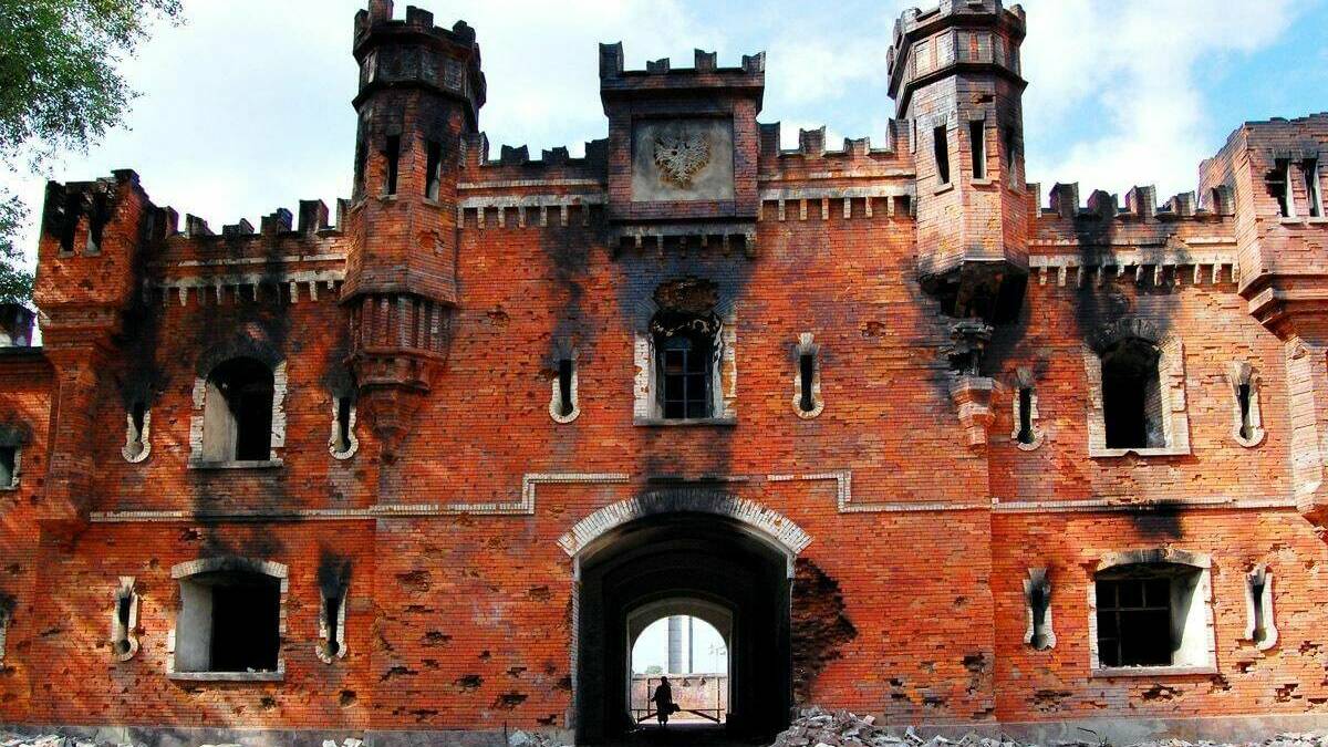 Брест. День четвертый. Медальон