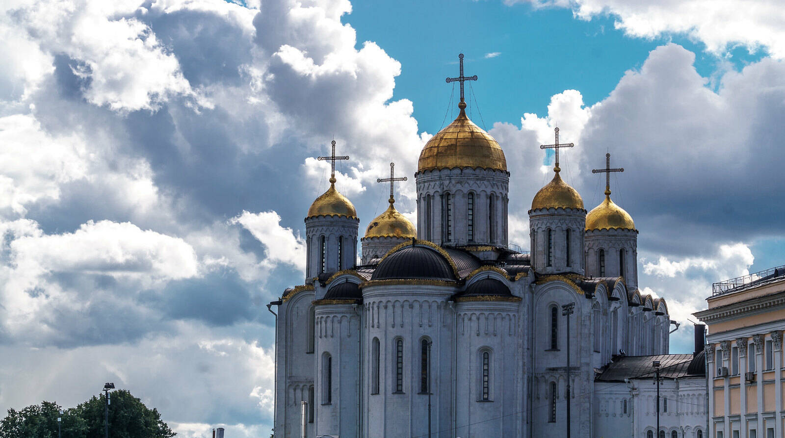 Русь одноглавая: Успенский
собор во Владимире 