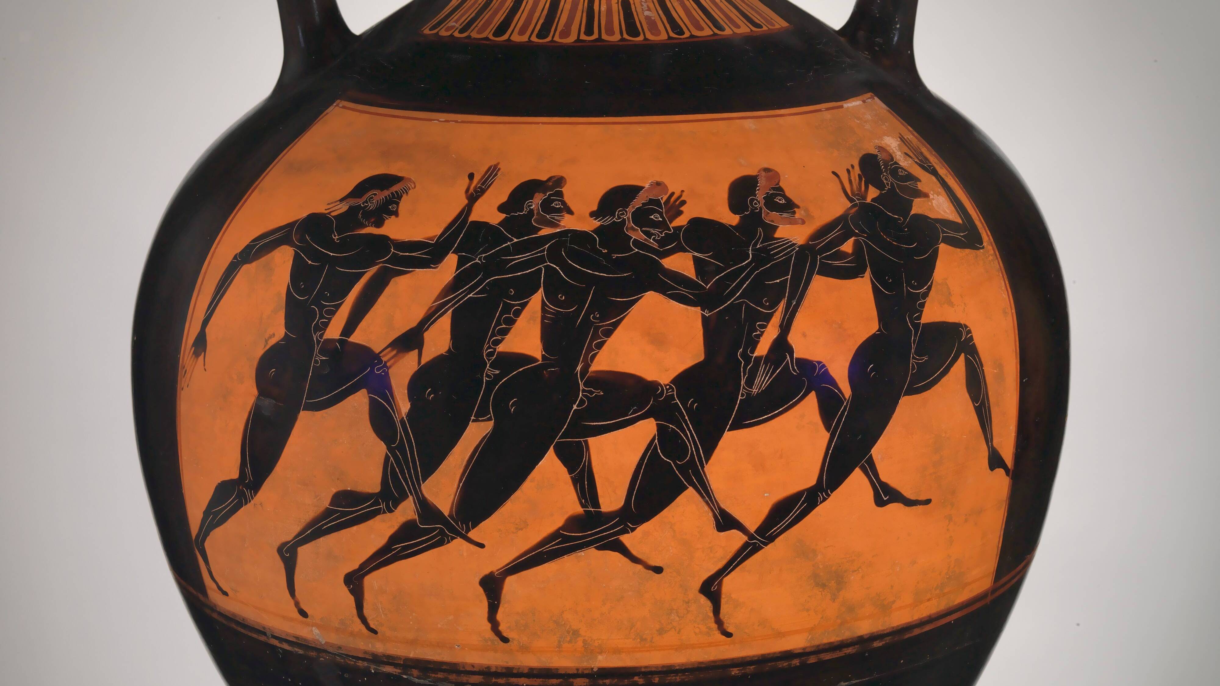 Амфора с бегущими