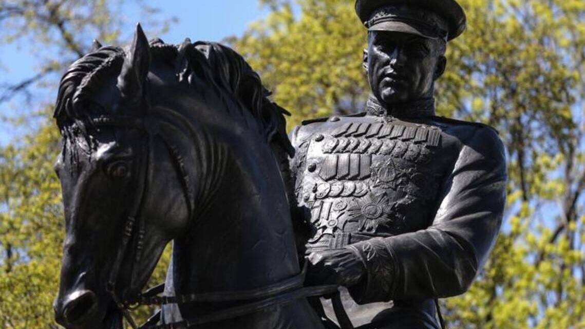 Памятник Дважды Герою Советского Союза Константину Константиновичу Рокоссовскому, Москва