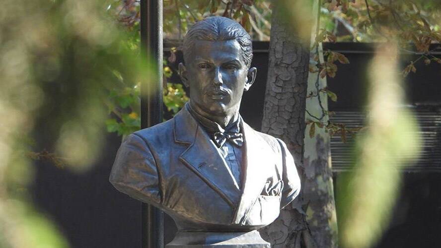 Бюст разведчику Д.А.Быстролетову 