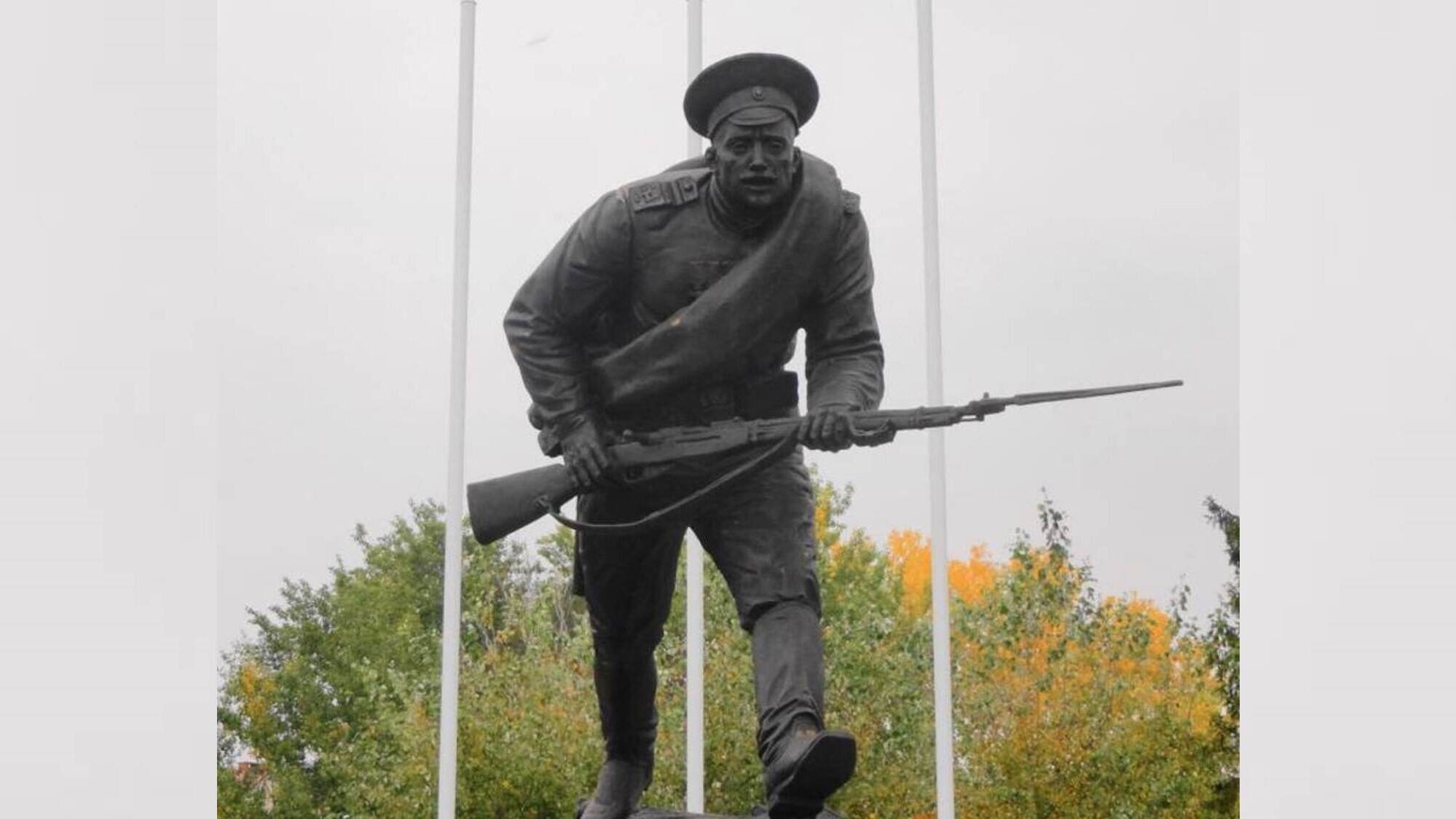 Памятник «Штыковая атака»