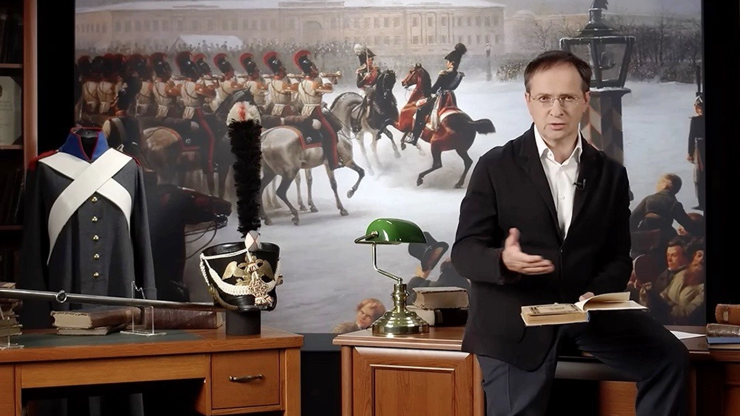 Кто вышел 200 лет назад на Сенатскую площадь - романтики, террористы или реформаторы России?