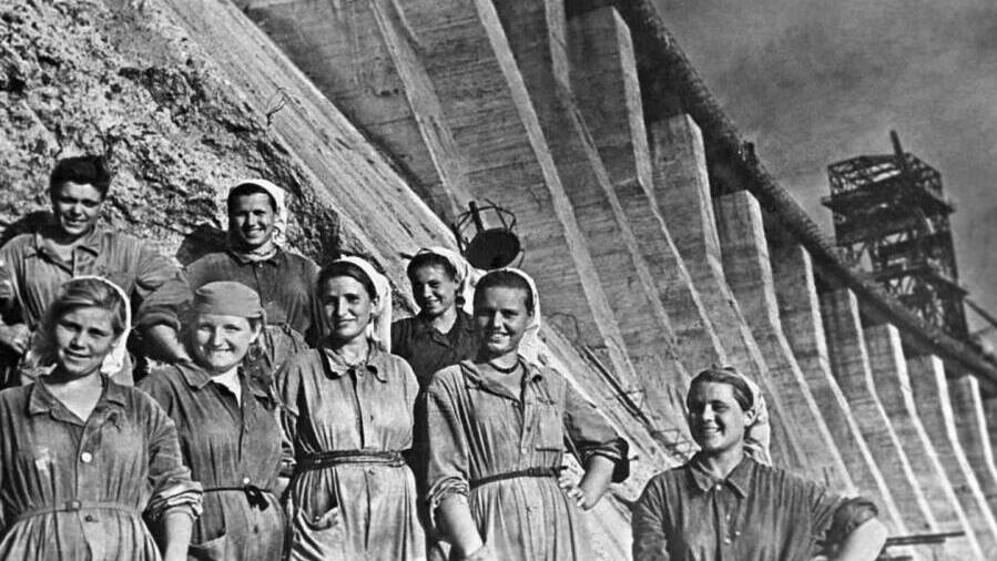 Первая пятилетка (Шубин А.В.)