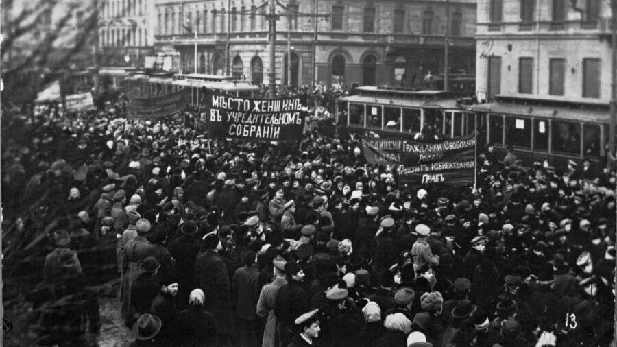 Развитие революции в первой половине 1917 года