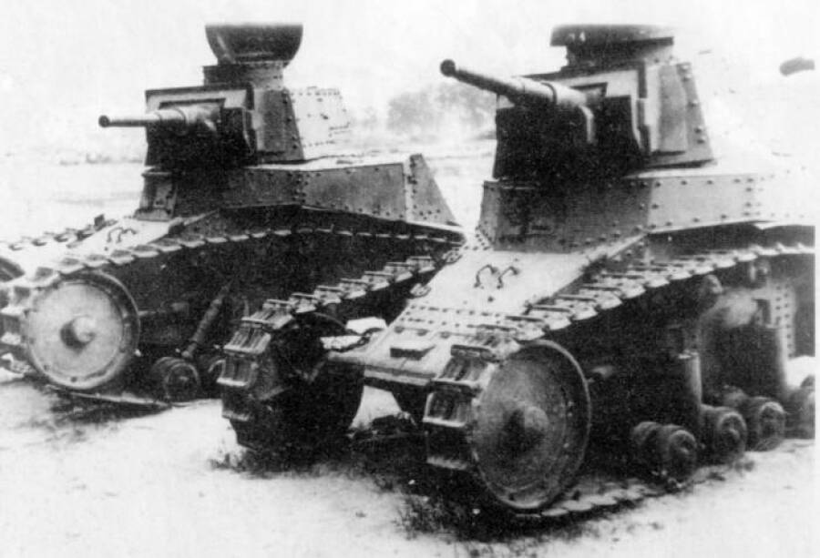 Танки МС-1, вооруженные 45-миллиметровой пушкой, лето 1941 года
