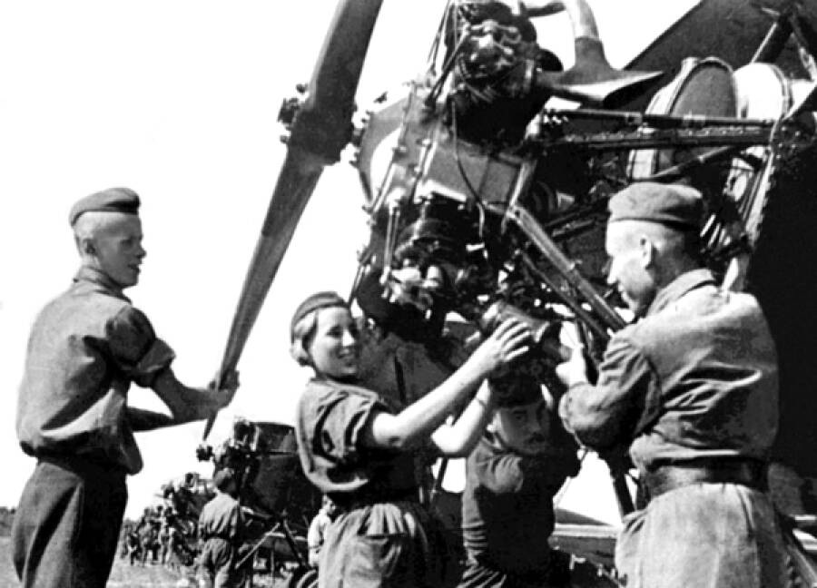 Группа учлетов 2-го Ленинградского аэроклуба, август 1939 года