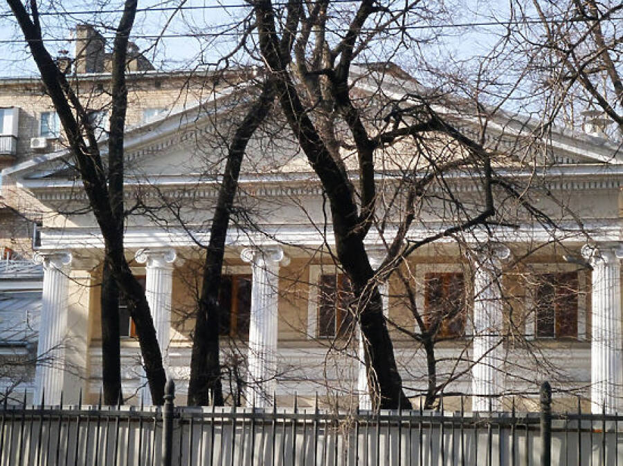 Особняк на Мясницкой, одно из посещений ставки