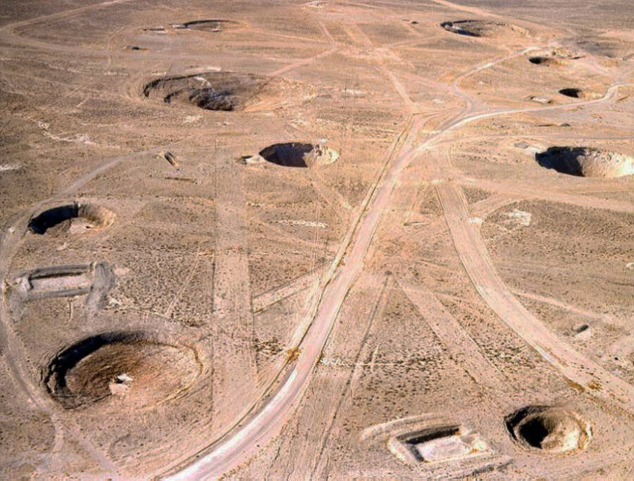 Кратеры, оставшиеся после испытательных ядерных взрывов на Семипалатинском полигоне