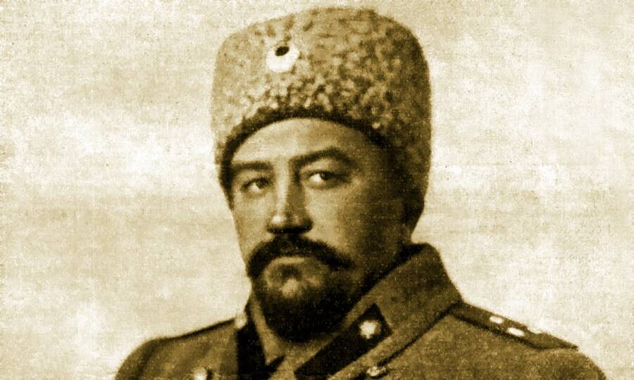 Командир роты ополчения поручик А.И. Куприн. Фото К. Глыбовской, опубликованное в журнале «Нива», декабрь 1914 года.