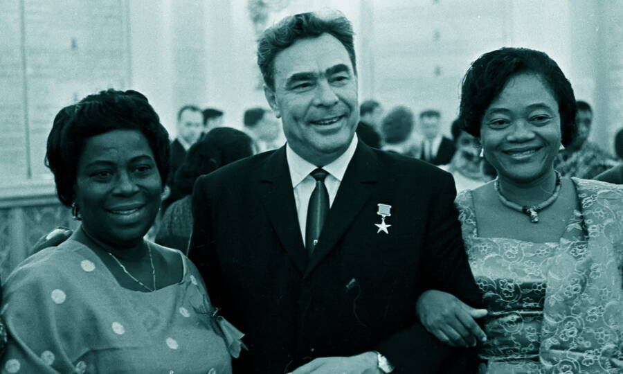 Л.И. Брежнев с участницами Всемирного конгресса женщин в Москве, 1963 год.