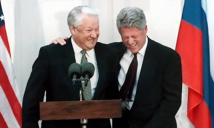  Борис Ельцин и Билл Клинтон на пресс-конференции в Нью-Йорке, 1995 год. 