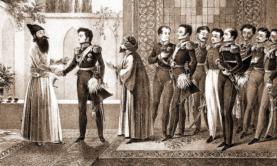 Встреча графа И.Ф. Паскевича с персидским наследником Аббас-Мирзой, 21 ноября 1827 года. В центре свиты русского командующего в очках и белых брюках изображён А.С. Грибоедов. Литография К.П. Беггрова с картины В.И. Мошкова, ок. 1828 года. 