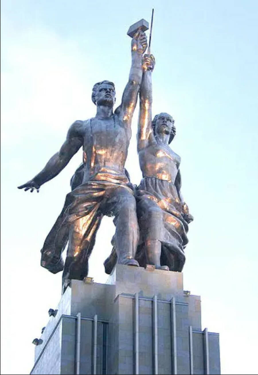 Скульптура «Рабочий и колхозница». Вера Мухина. 1937 год. 
