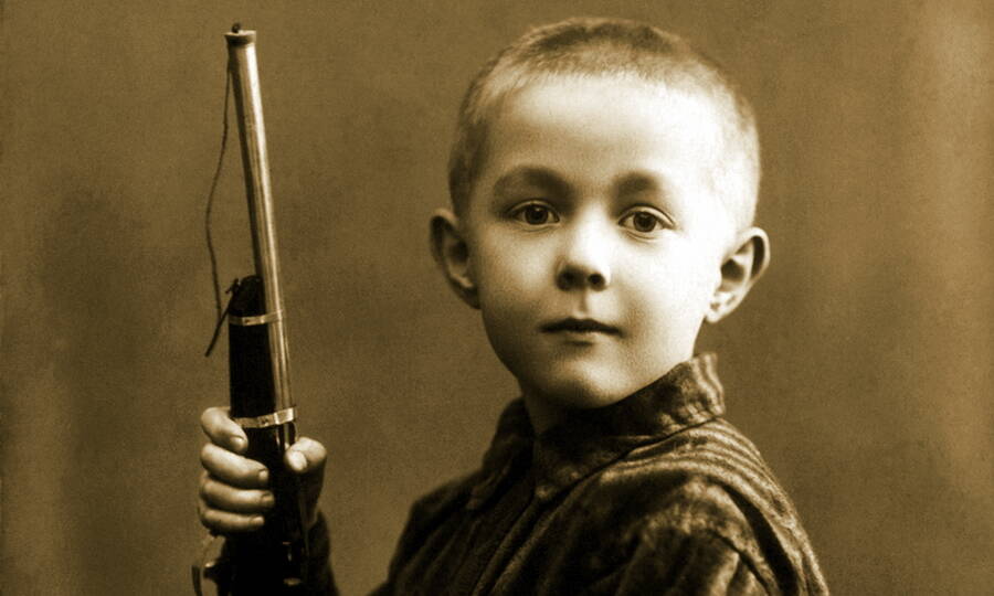  Шестилетний Саша Солженицын. Ростов-на-Дону, 1925 год. 