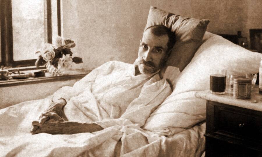 Последнее фото неизлечимо больного писателя, июнь 1932 года. 