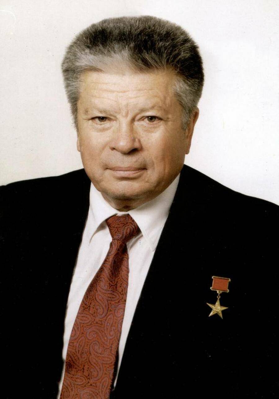 Герой Социалистического Труда Святослав Фёдоров. 