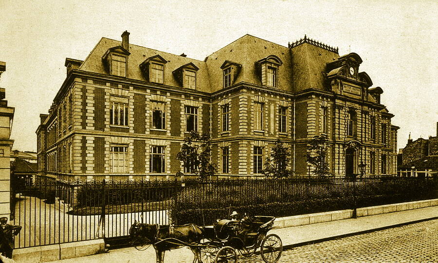 Первое здание Пастеровского института в Париже. С момента открытия в 1888 году почти 3 десятилетия с ним будет связана жизнь Ильи Мечникова. 