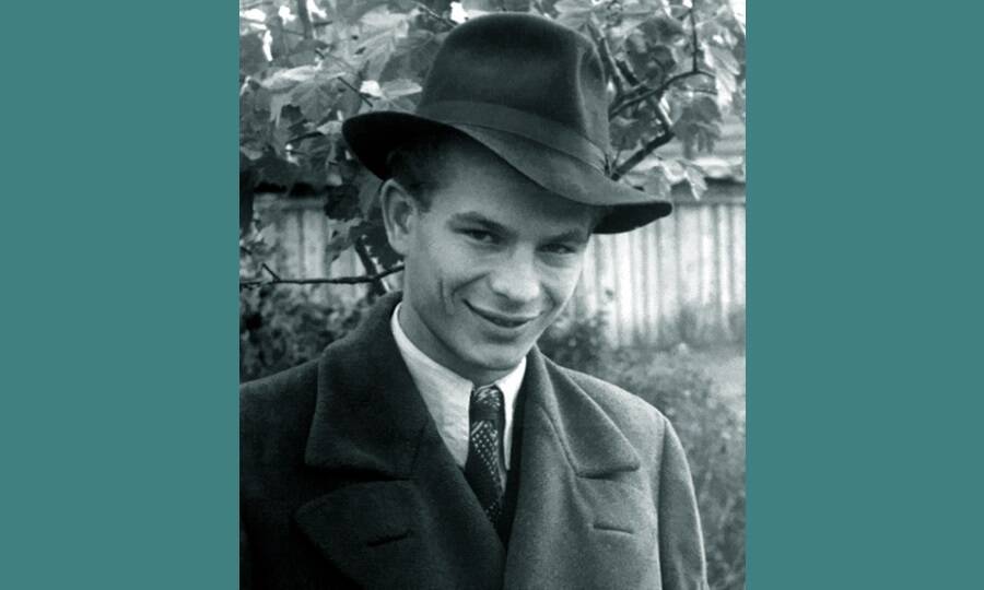 Выпускник института Жорес Алфёров, 1952 год. 