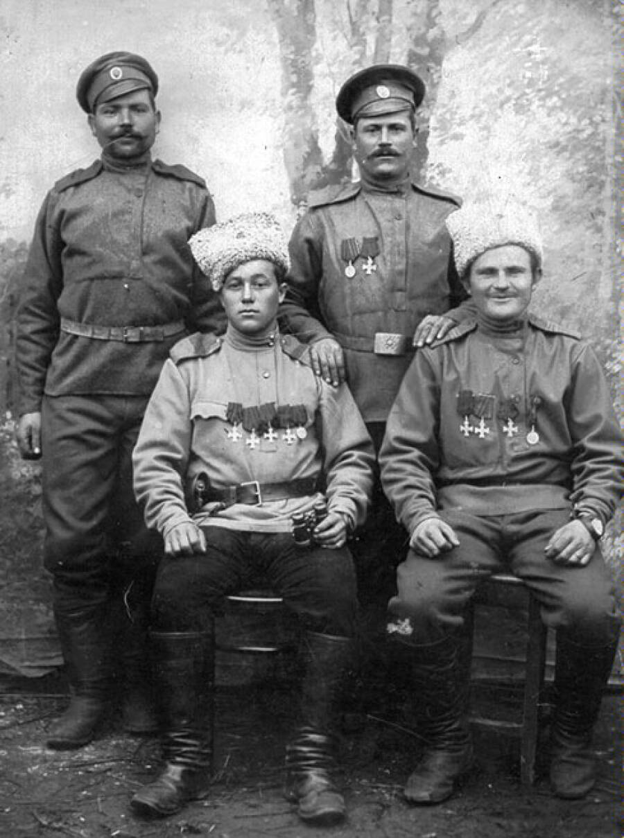 Черемисин с сослуживцами.