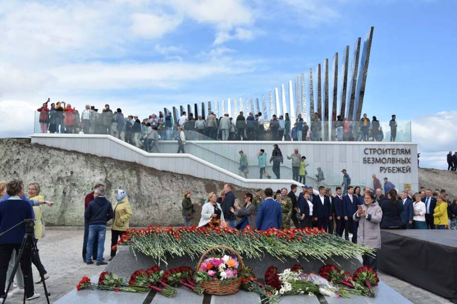 Открытие мемориального комплекса.