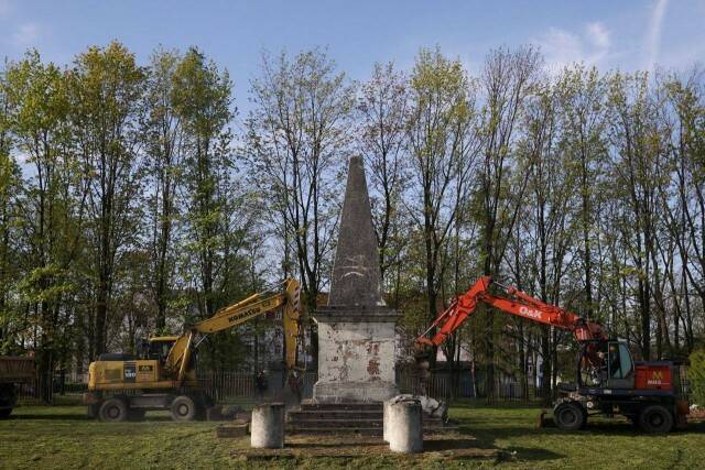 Обелиск в честь Красной Армии-освободительницы в гмине Глубчице