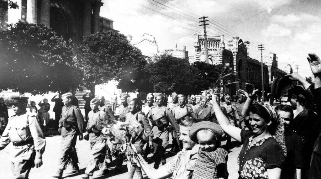 В ходе Ясско-Кишинёвской операции советские войска освободили столицу Молдавской ССР Кишинёв