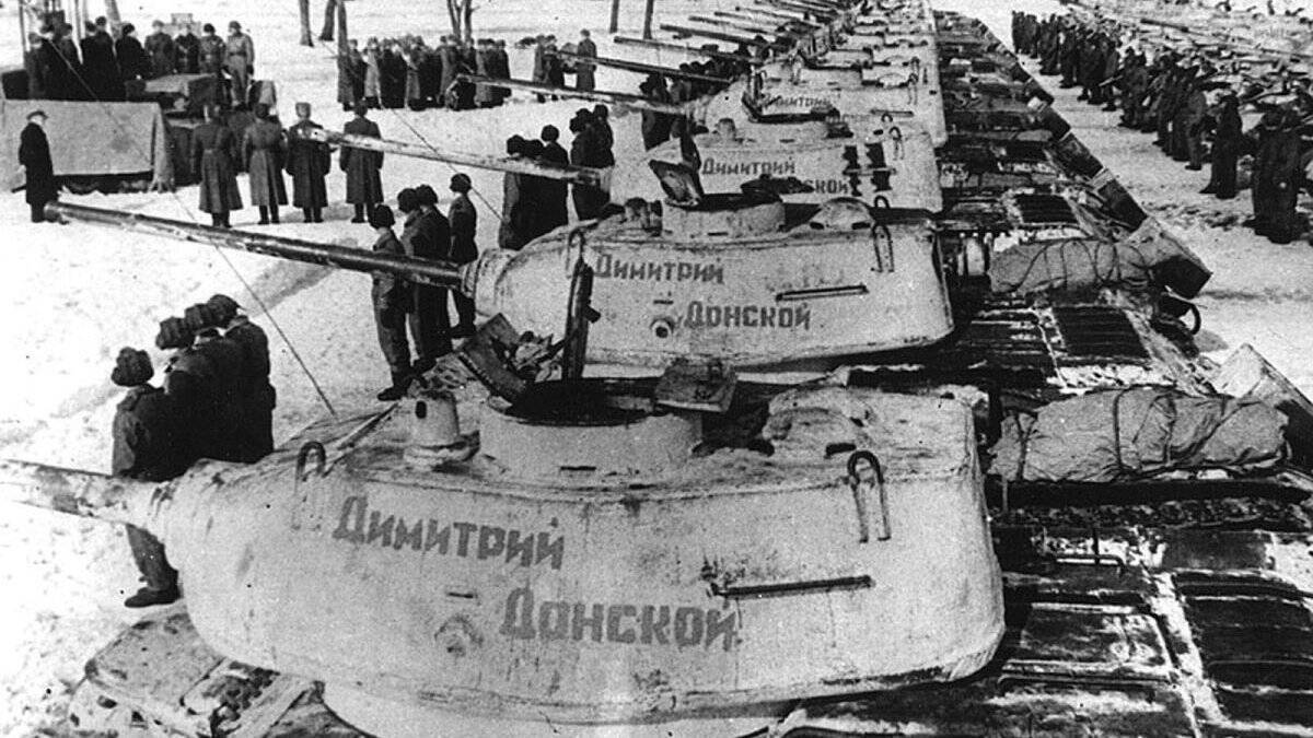 Красной Армии передана танковая колонна