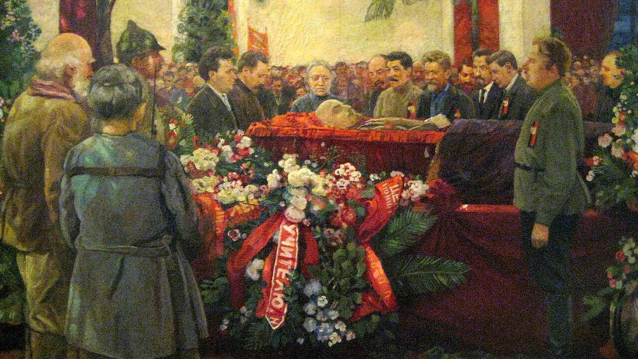 Умер Ленин