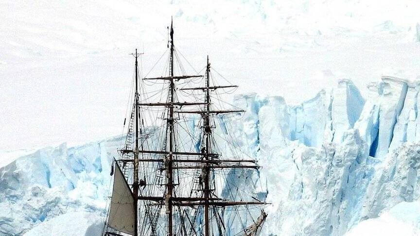 По устному указу Петра I основан архив Адмиралтейств-коллегии